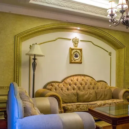 Four Seasons Place Hotel 4*