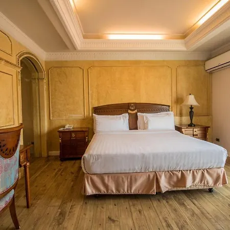 Four Seasons Place Pattaya