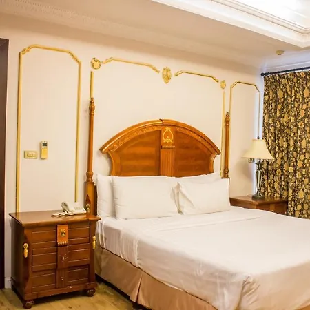 Hotel Four Seasons Place Pattaya