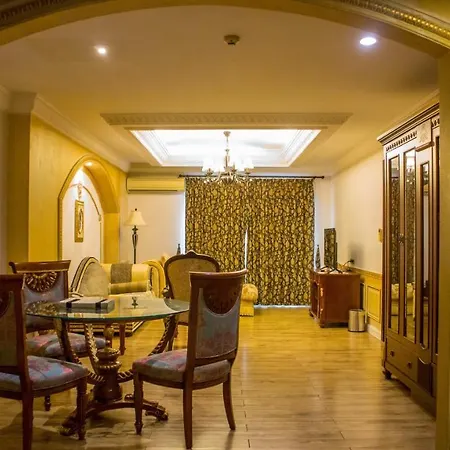 Four Seasons Place Hotel 4*