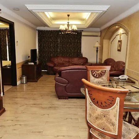 Hotel Four Seasons Place 4*