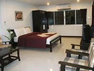Oceans 7 Beach Apartment *