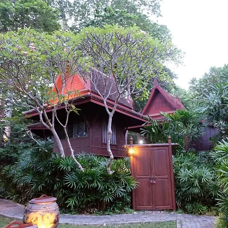 Resort Sugar Hut & Restaurant Pattaya