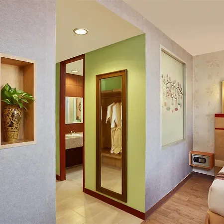 Eastern Grand Palace 4* Pattaya