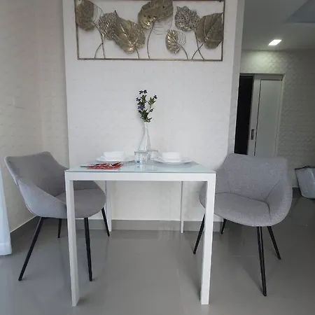 Siam Oriental Star At Pratumnak Soi 6 By Daisy Apartment *