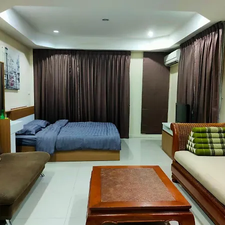 Happy Corner House Pattaya