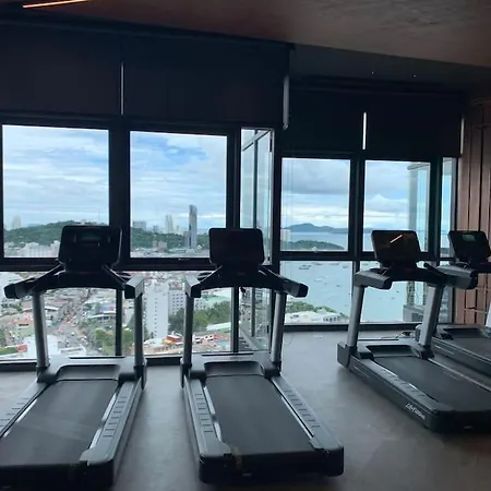 The Edge Fully Equipped Luxury Oceanside View Apartment *