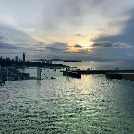 The Edge Fully Equipped Luxury Oceanside View * Pattaya