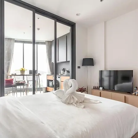 The Edge Fully Equipped Luxury Oceanside View Apartment Pattaya