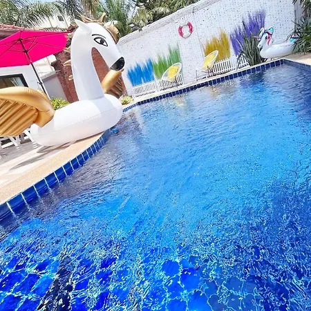 Thai Luxury Pool 3 Beds Pattaya