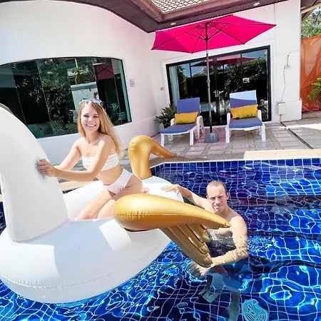 Thai Luxury Pool 3 Beds * Pattaya