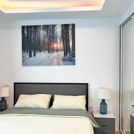 超大泳池景观房 市中心区域 离步行街5分钟near Walking Street Apartment