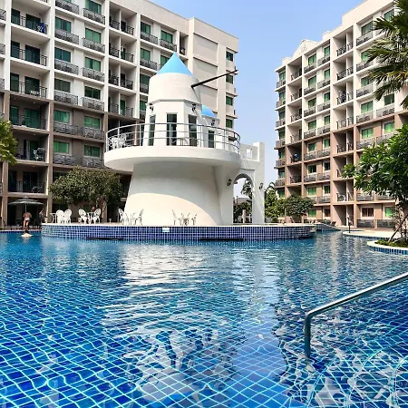 超大泳池景观房 市中心区域 离步行街5分钟near Walking Street Apartment
