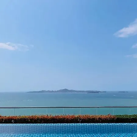 1 Bedroom In The Peak Towers *