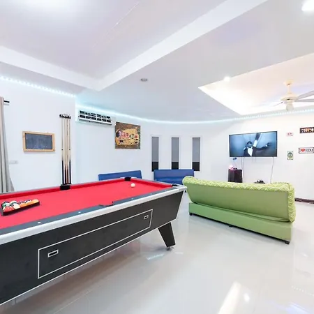 Baanda Pool * Pattaya