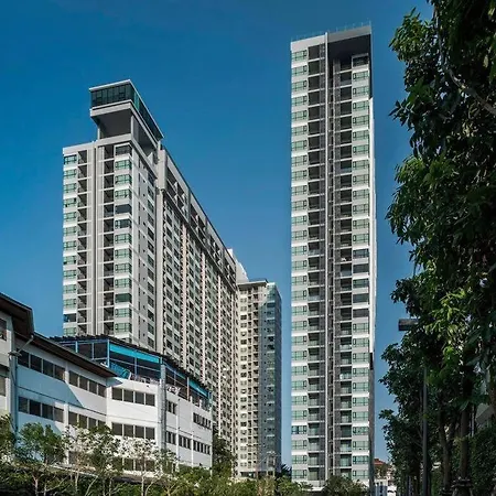 【the Base】无边泳池/健身房/近海滩/中文房东/行程规划 Apartment *