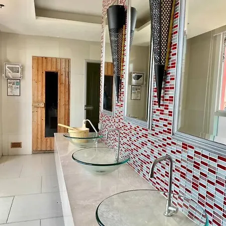 Grande Caribbean By Sunny Apartment *