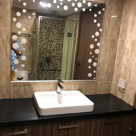 Grand Avenue 2bed2bath Apartment