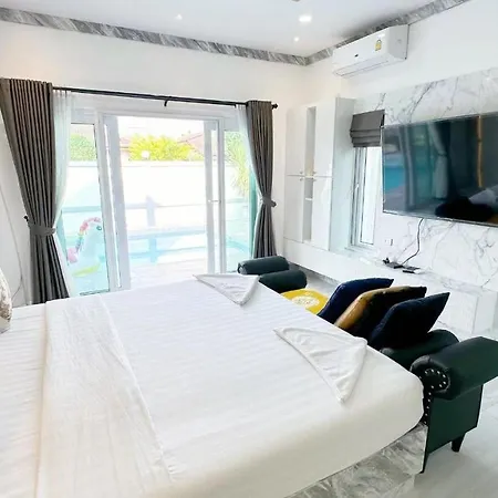 市中心4卧4卫泳池别墅/门口711/海边1公里/宁静/不用爬楼梯 Villa Pattaya