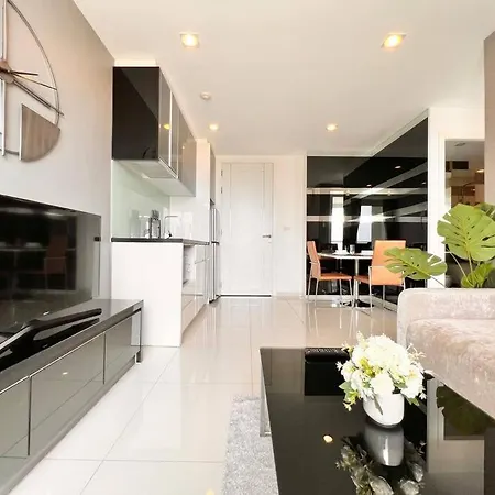 Bay View 1 Bed In Vision Apartment *