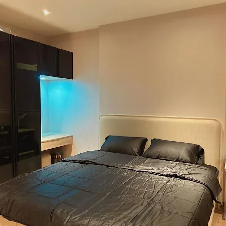 Once Seaview Aparthotel