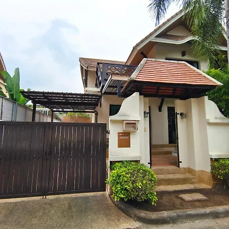 Baan Natcha Pool Center Villa *