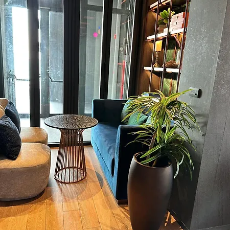 Edge Apartment