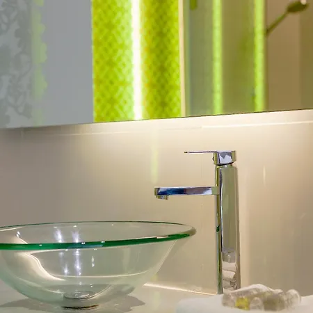 อพาร์ทเม้น Pattaya Apartments L Guest Friendly L Waterpark Gym Sauna Jacuzzi *