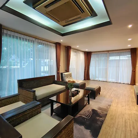 Baan Natcha Pool Center * Pattaya