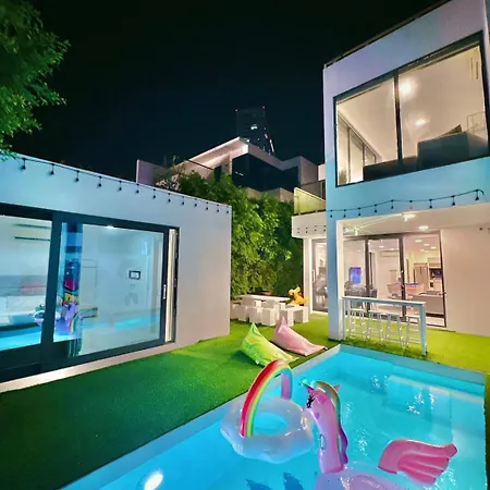 Rosewood Pool 4 Hotel 2*