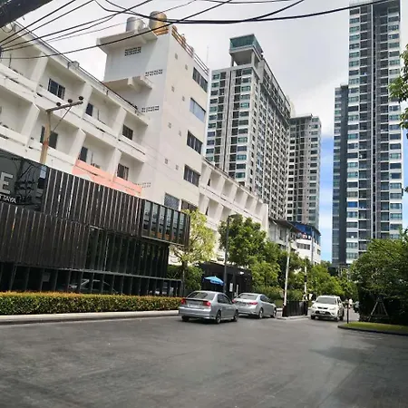 Apartment The Base By Leya Pattaya