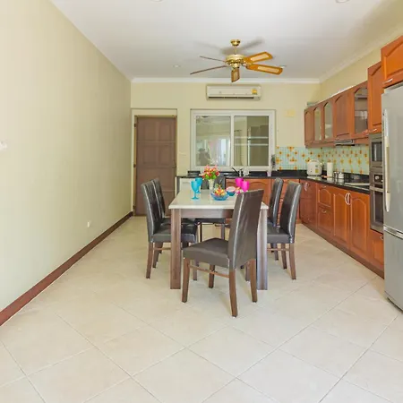 Villa Private Pool 2bdr Beach@200m