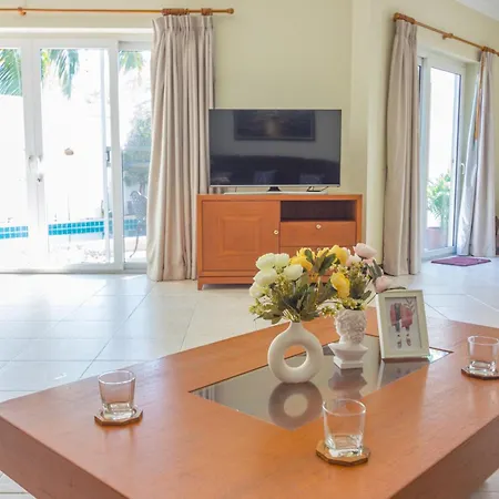 Private Pool 2bdr Beach@200m *