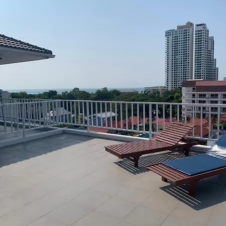 New Circle Phratamnak Apartment