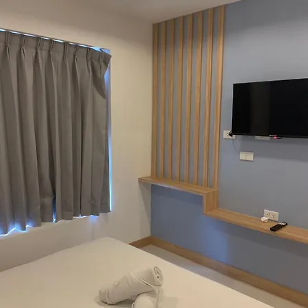 New Circle Phratamnak Apartment