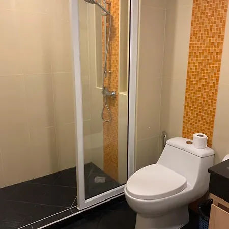 New Circle Phratamnak Apartment *