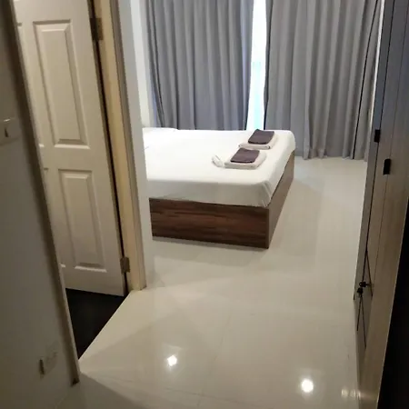 New Circle Phratamnak Apartment Pattaya