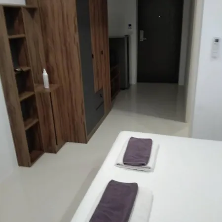 New Circle Phratamnak Apartment
