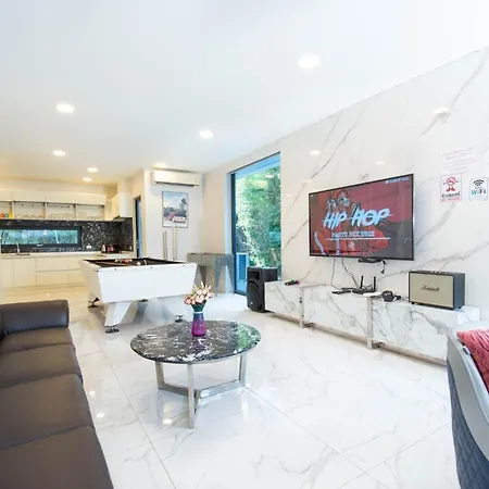 Pupae Pool Hotel Pattaya