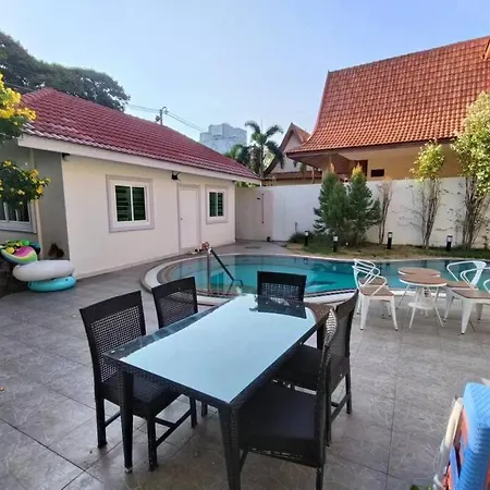 Beachfront Golf Pool Private Courtyard Pattaya