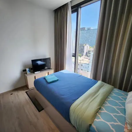 小红书网红超大无边泳池edge豪华公寓 市中心 海滩300米 Apartment Pattaya