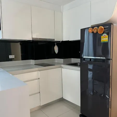 Apartment Center Residents ที่พักในตัวเมืองพัทยา Pattaya