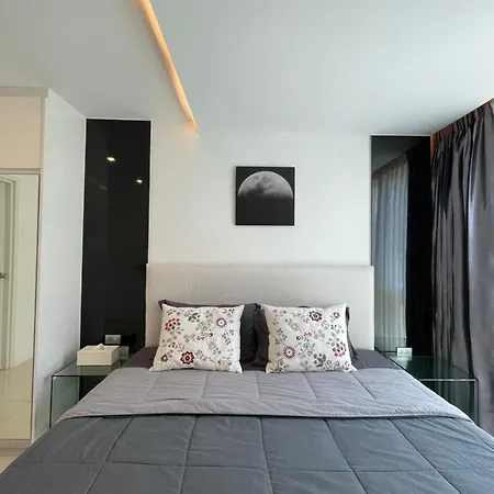 Apartment Center Residents ที่พักในตัวเมืองพัทยา