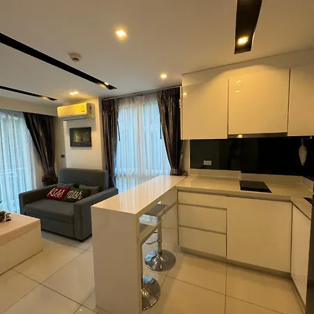Center Residents ที่พักในตัวเมืองพัทยา Apartment
