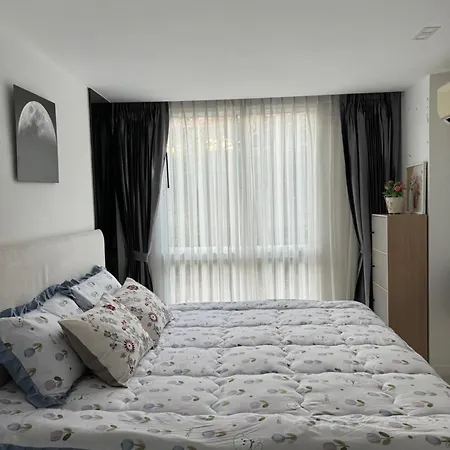 Apartment Center Residents ที่พักในตัวเมืองพัทยา Pattaya