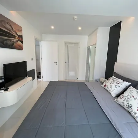 Center Residents ที่พักในตัวเมืองพัทยา Apartment