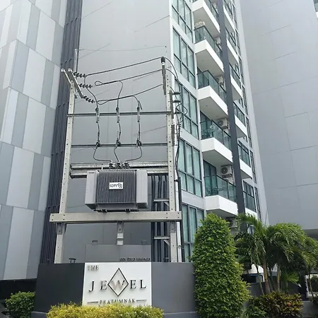 Apartment The Juwel By Daranee Service Property