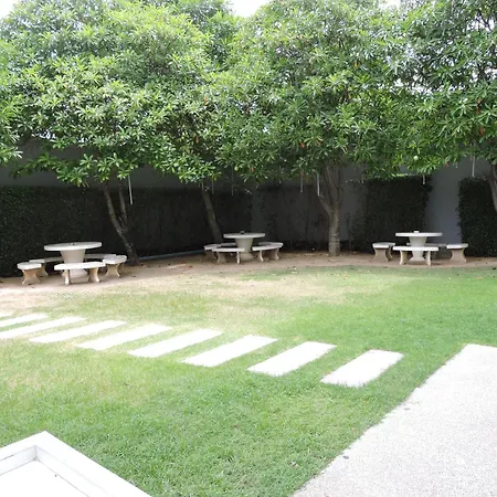 Novana - Jacuzzi - Pool - Sauna - Gym Apartment Pattaya