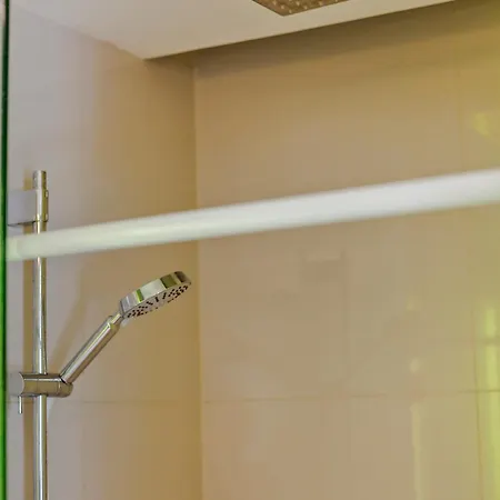 Pattaya Apartments L Guest Friendly L Waterpark Gym Sauna Jacuzzi อพาร์ทเม้น Pattaya