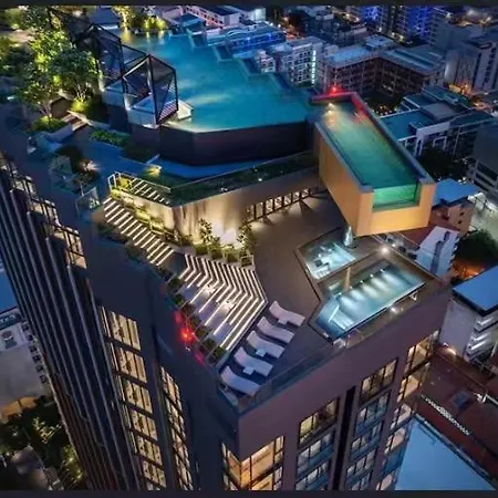 Apartment 24a网红无边泳池edge豪华单卧室套房 海滩3分钟 *